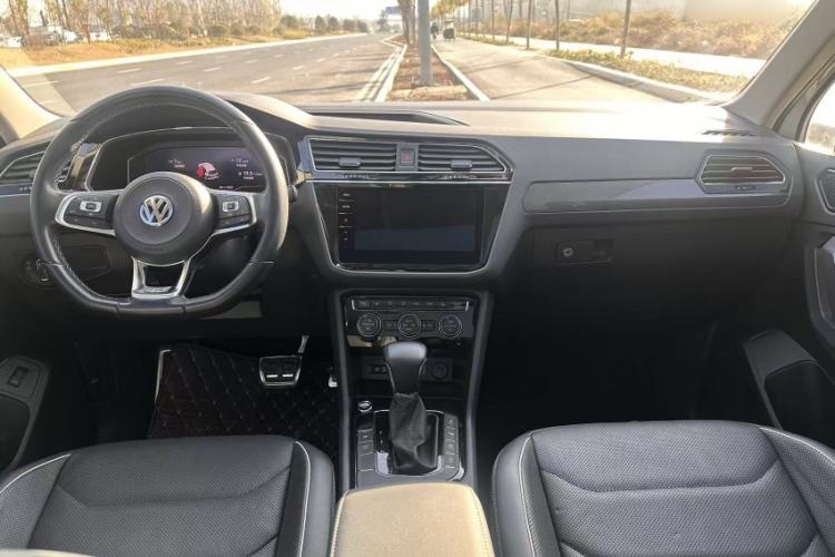 Used Volkswagen Tiguan L 2019 Restyled 330TSI Automatic Two-Wheel Drive R-Line Flagship Version China VI Standard