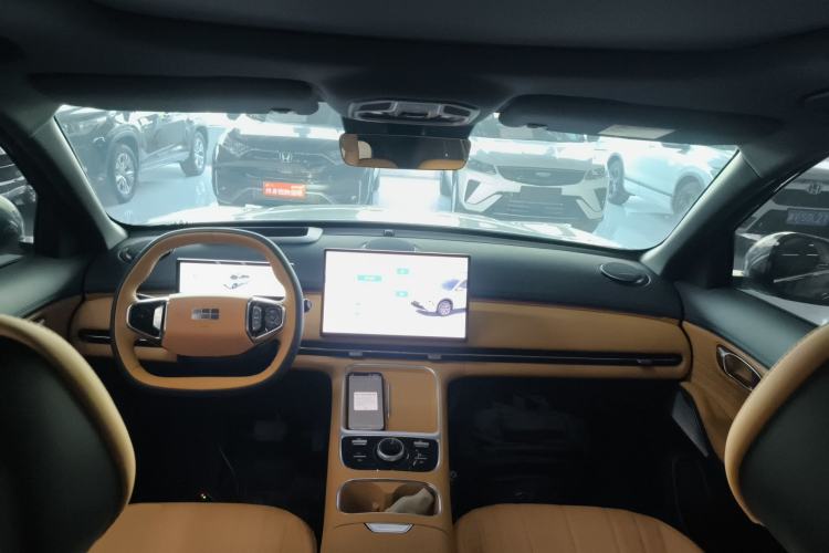 Used Geely Galaxy Xingjian 7 EM-i 2025 120km Flagship Edition Center Console