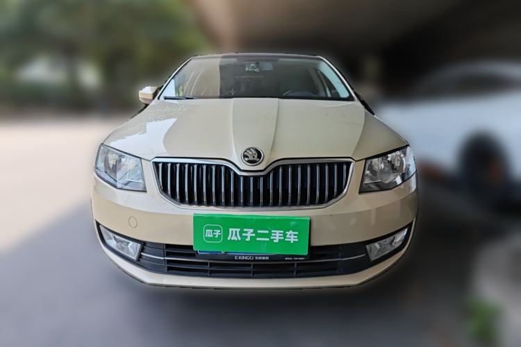 Used Skoda Octavia 2015 1.6L Automatic Yijun Edition Front