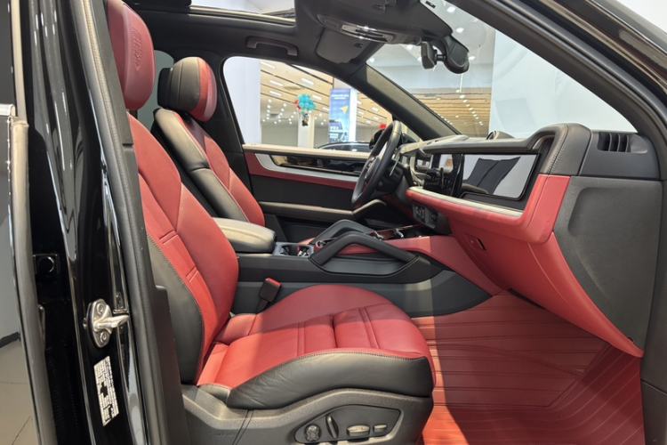 Used Porsche Cayenne 2024 Cayenne 3.0T Right Front Seat