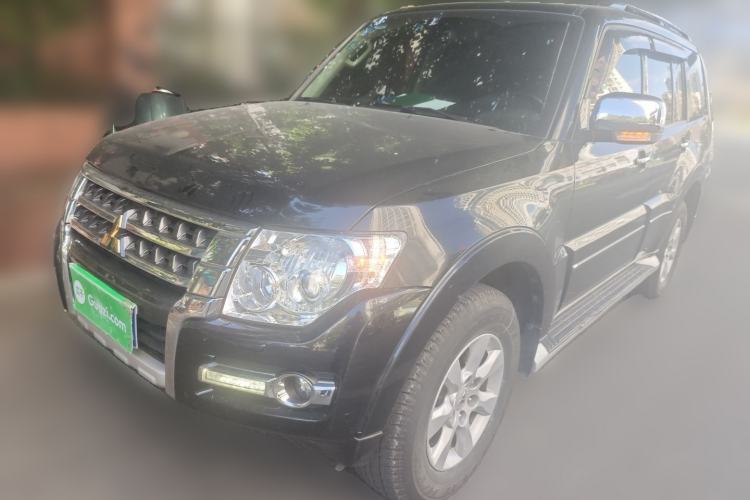 Used Mitsubishi Pajero 2016 3.0L Automatic Prestige Version China V Standard