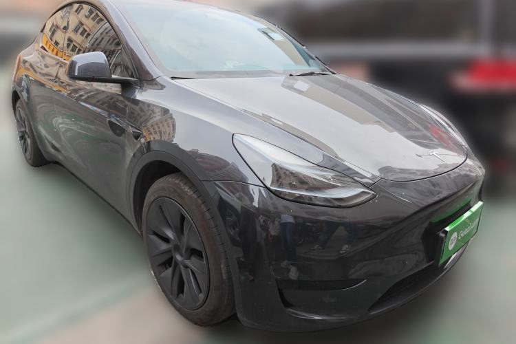 Used Tesla Model Y 2024 Rear-Wheel-Drive Version Front Right 45 Deg
