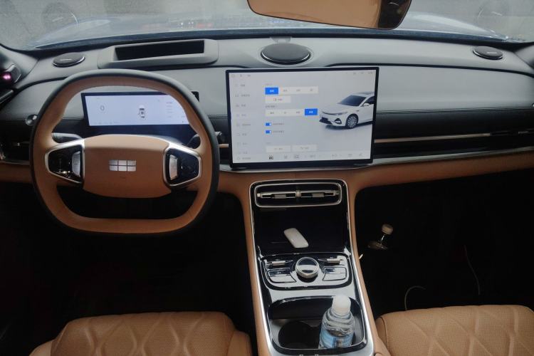 Used Geely Galaxy A7 2025 Model EM-i 150km Starship Edition Center Console