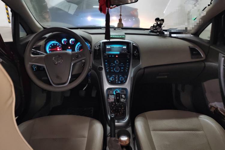 Used Buick GT 2013 GT 1.6L Manual Entry-Level Model Center Console