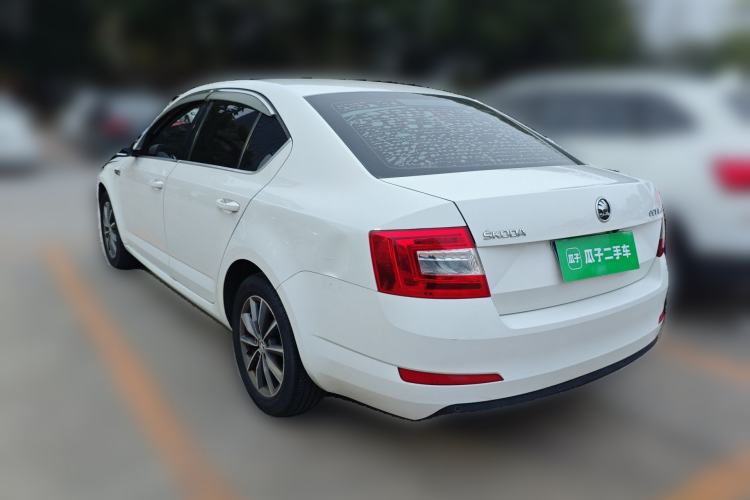 Used Skoda Octavia 2017 1.6L Automatic Front-Wheel Drive Model