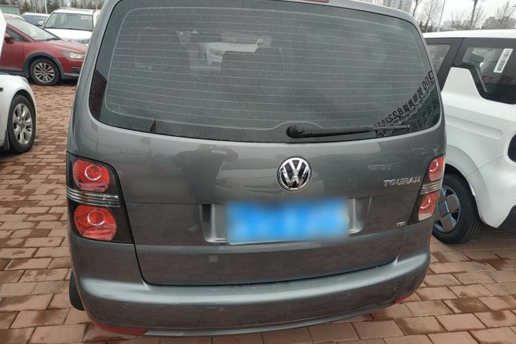 Used Volkswagen Touran 2015 1.4T Manual Fashion Edition 5-Seater
