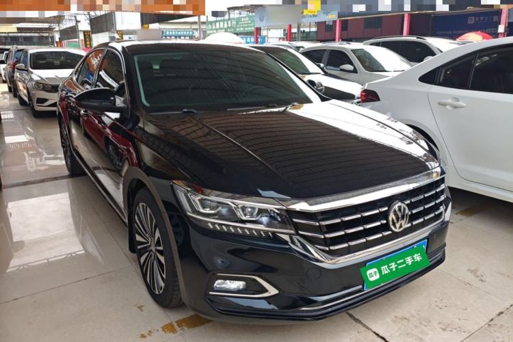 Used Volkswagen Passat 2020 330TSI Luxury Edition China VI Front Right 45 Deg