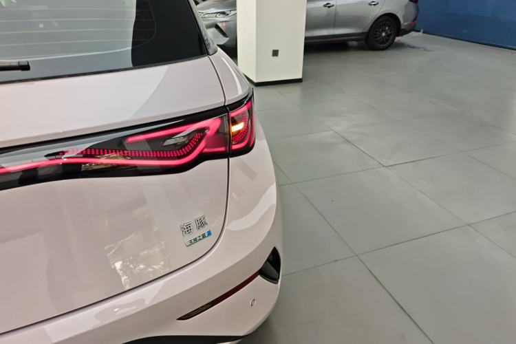 Used BYD Dolphin 2025 Intelligent Driving Version 410 km Fashion Edition
