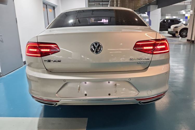 Used Volkswagen Magotan 2018 Facelift 330TSI DSG Luxury Model Rear