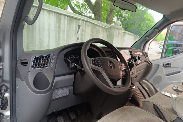 Used Foton Toano 2023 Urban Edition Van 2.0T Manual Short Wheelbase Mid-Height Roof Rear Single Tire 3-Seater Center Console