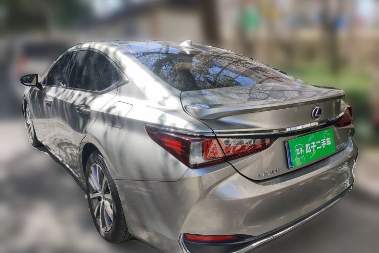 Used Lexus ES 2020 300h Premier Edition