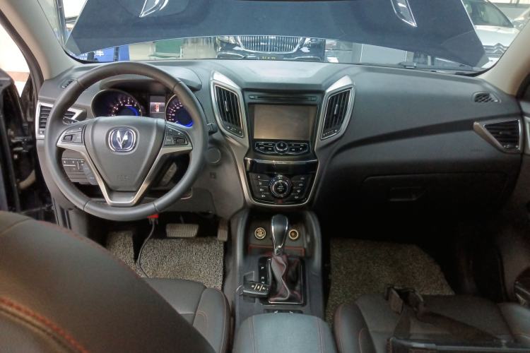 Used CHANGAN CS75 2016 1.8T Automatic Prestige Model China V Standard Center Console
