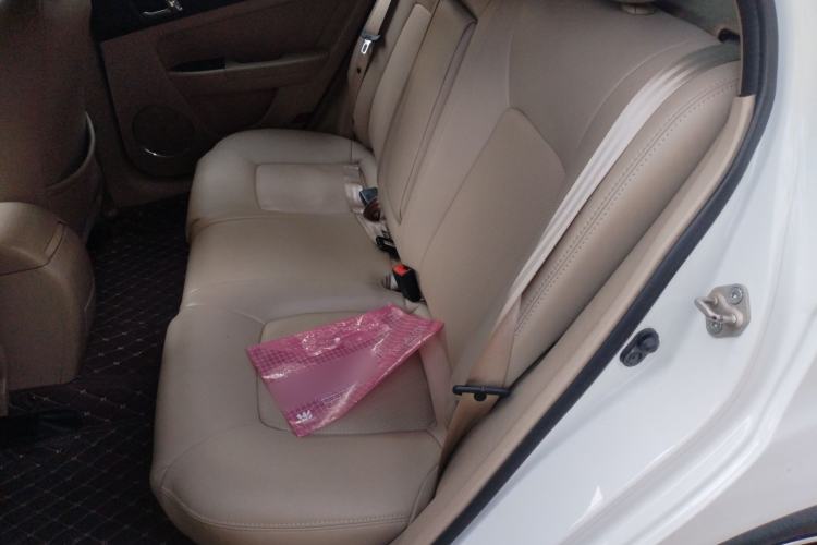 Used Bestune B50 2013 1.6L automatic luxury version Left Rear Seat