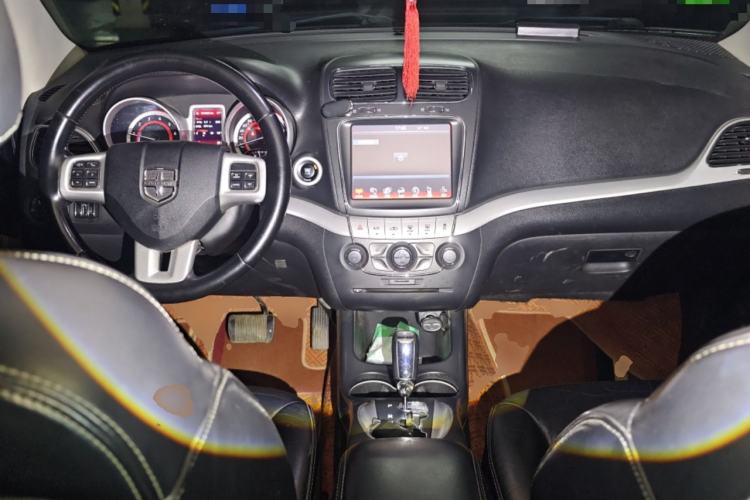 Used Dodge Journey 2013 2.4L Two-Wheel Drive Luxury Version