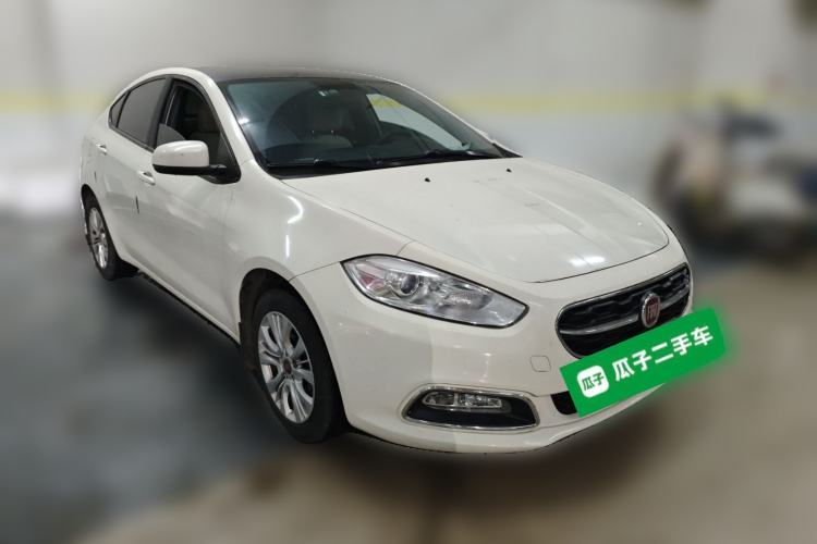 Used Fiat Viaggio 2015 1.4T Manual Enjoyment Edition Front Right 45 Deg