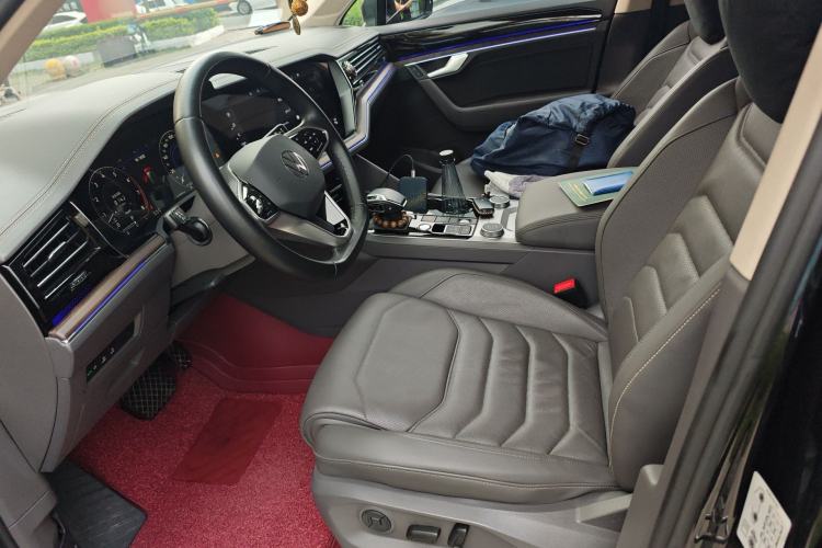 Used Volkswagen Touareg 2022 3.0 TSI Luxury Edition Black Diamond Sport Package
