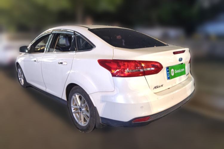 Used Ford Focus 2015 Sedan 1.6L Manual Fashion Edition