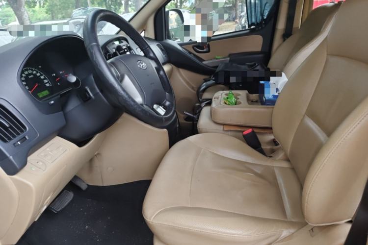 Used Hyundai H-1 Starex 2011 2.4L Luxury Edition Left Front Seat