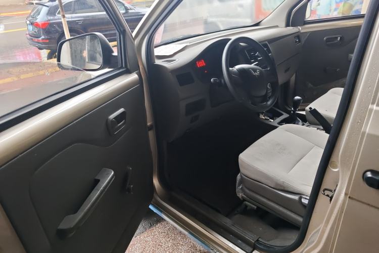 Used Wuling Rongguang V 2019 1.5L Window-Sealed Utility Model China VI LAR Driver Seat