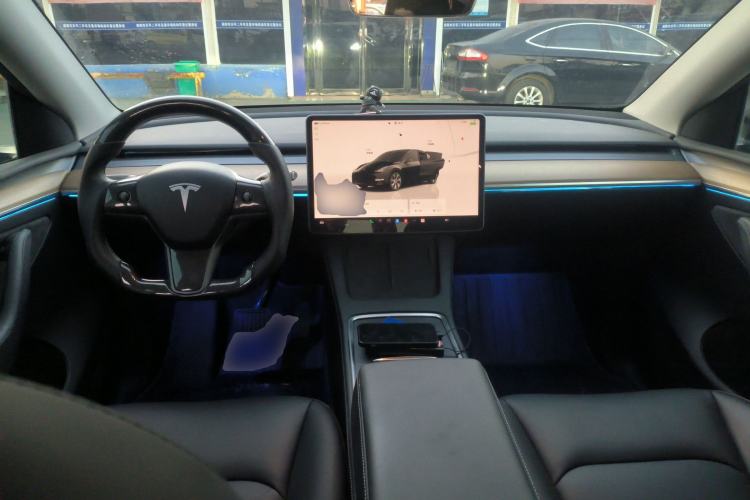 Used Tesla Model Y 2022 Long-Range All-Wheel-Drive Version