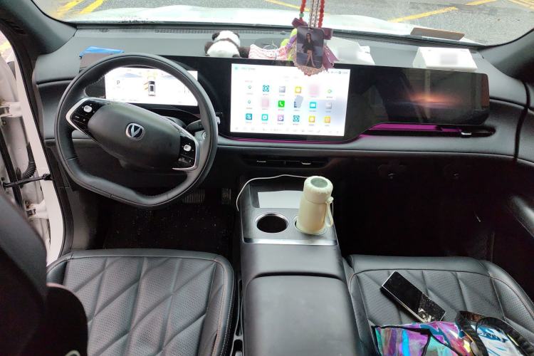 Used CHANGAN CS75 PLUS 2025 4th Generation 1.5T New Blue Whale Smart Flagship Version Center Console