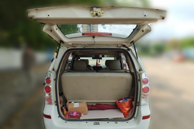 Used FAW Senya M80 2011 1.3L Manual 7-Seater Trunk