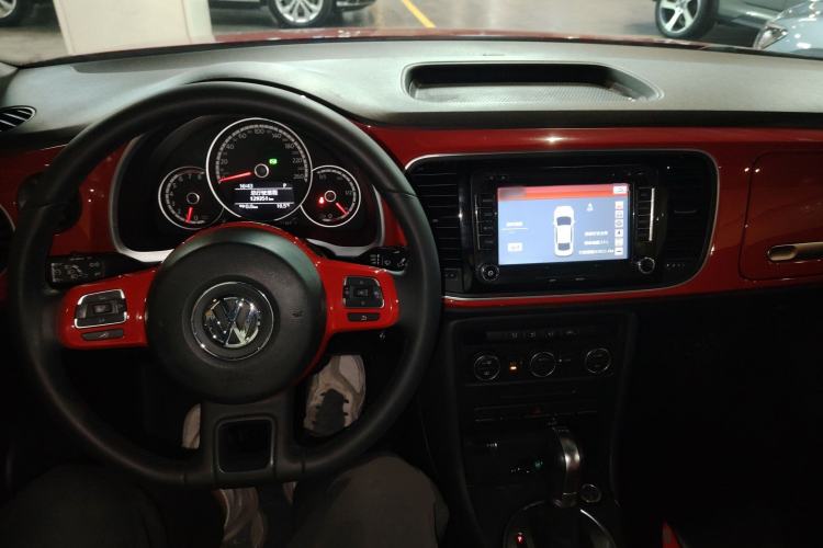 Used Volkswagen Beetle 2015 180TSI model Center Console