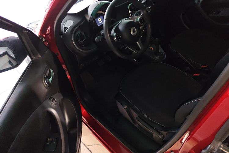 Used smart forfour 2016 1.0L 52 kW Passion Edition
