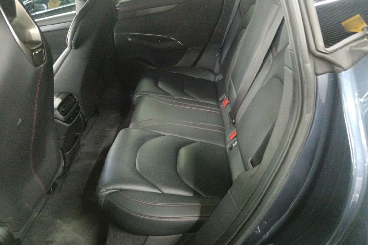 Used Xiaomi Auto SU7 2024 Rear-Drive Ultra-Long Range Advanced Pro-Level Intelligent Driving Version Left Rear Seat