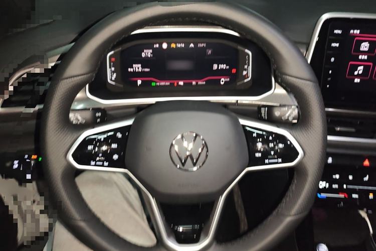 Used Volkswagen T-ROC 2024 300TSI DSG Two-Wheel-Drive Chen Guang Edition
