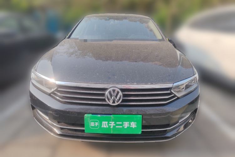 Used Volkswagen Magotan 2017 330TSI DSG Luxury Model Front