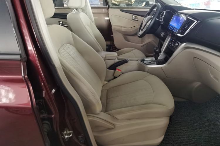 Used Venucia T70 2015 2.0L CVT Smart Choice Edition