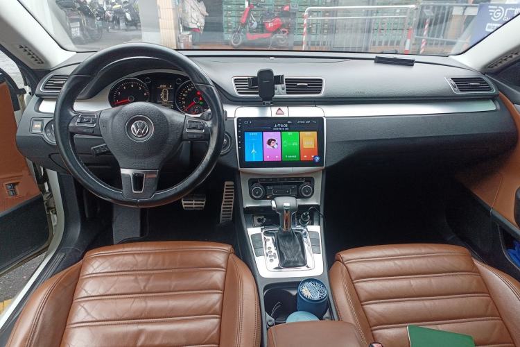 Used Volkswagen FAW-Volkswagen CC 2010 2.0 TSI Luxury Model Center Console