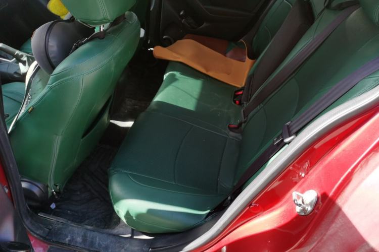 Used Mazda 3 Axela 2014 Sedan 1.5L Automatic Comfort Model
