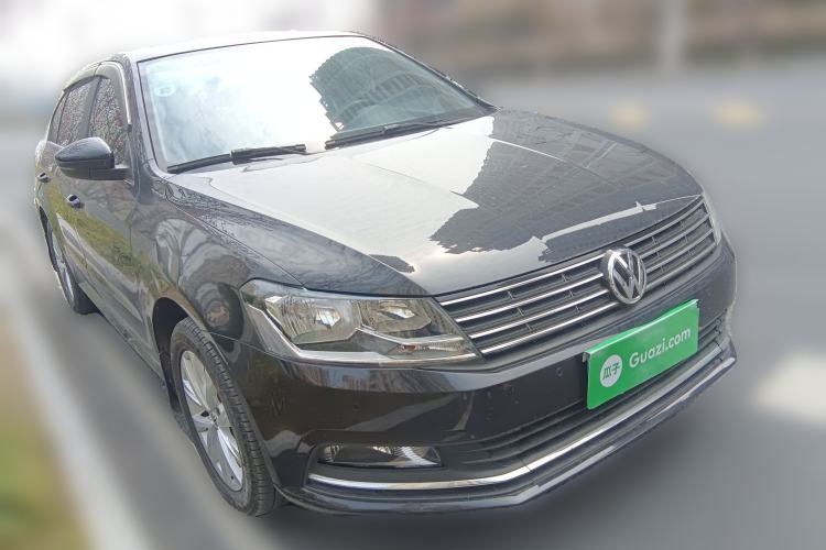 Used Volkswagen Lavida 2015 1.6L Manual Comfort Edition Front Right 45 Deg