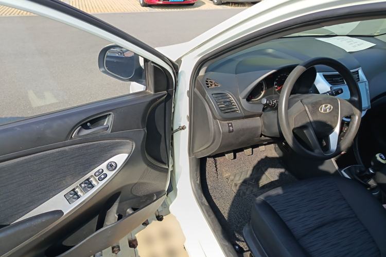 Used Hyundai Verna Ray 2014 1.4L Manual GLX