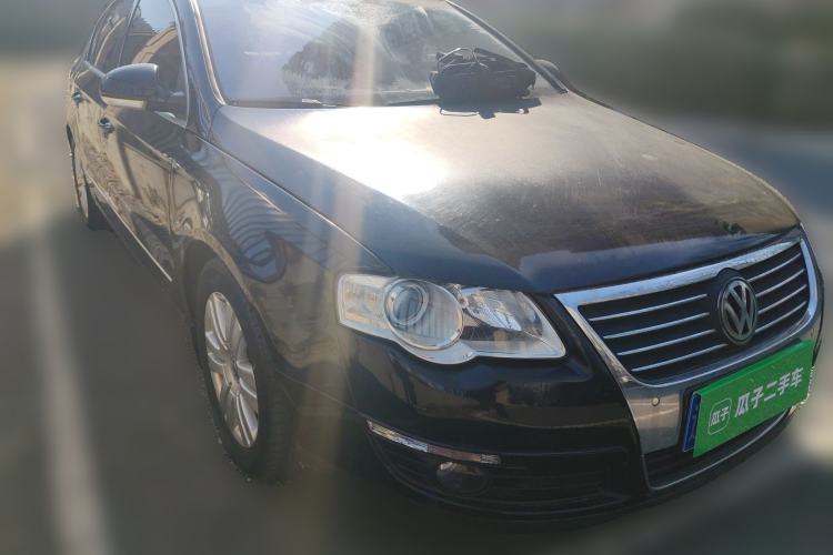 Used Volkswagen Magotan 2011 1.8TSI DSG Comfort Model Front Right 45 Deg