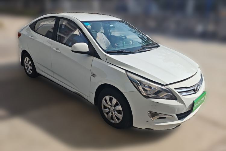 Used Hyundai Verna (older generation) 2014 1.4L Manual Smart GLS Trim
