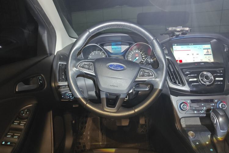 Used Ford Focus 2015 Hatchback EcoBoost 125 Automatic Supreme Style Edition
