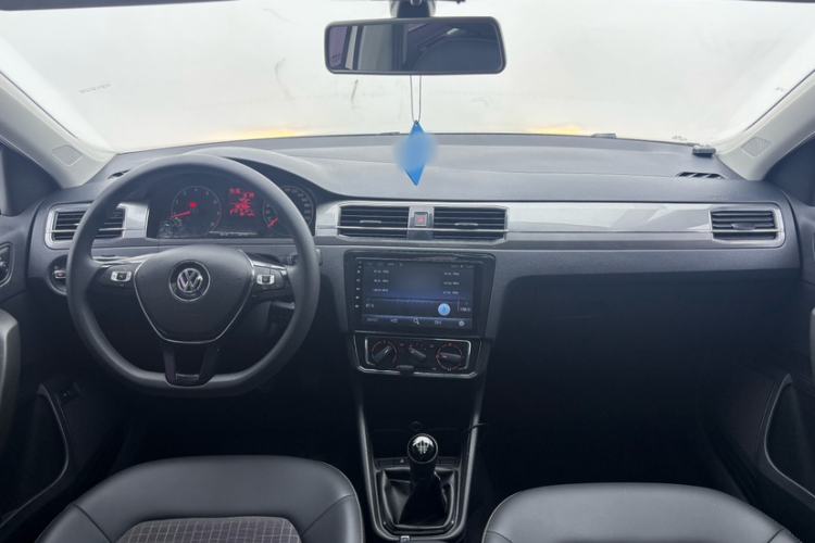 Used Volkswagen Santana 2018 1.5L Manual Comfort Edition
