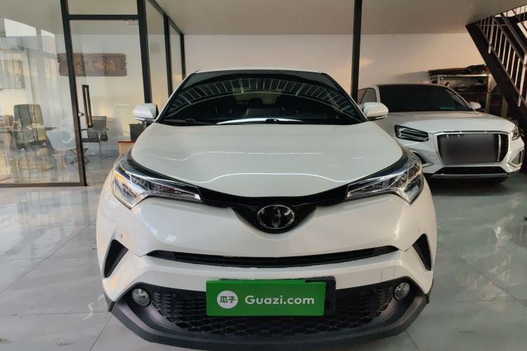 Used Toyota C-HR 2018 2.0L Leading with Sunroof China V Standard