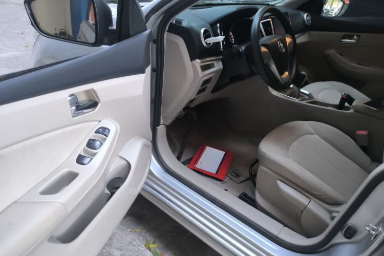 Used Venucia T70 2015 1.6L Manual Ruixing Edition