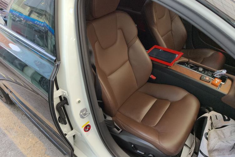 Used Volvo S90 2022 B5 Zhiyi Luxury Edition
