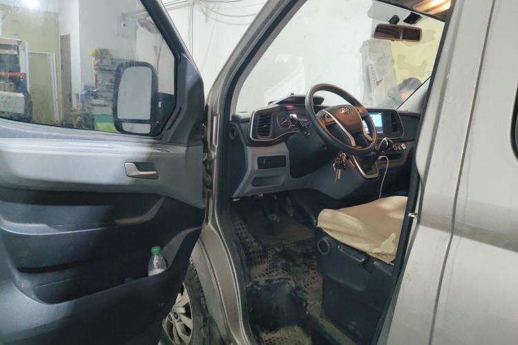 Used SAIC MAXUS Xintu V80 2021 2.0T Manual Classic Aoyuntong 127 PS Mid-axle Mid-roof 6/7/8/9-Seater