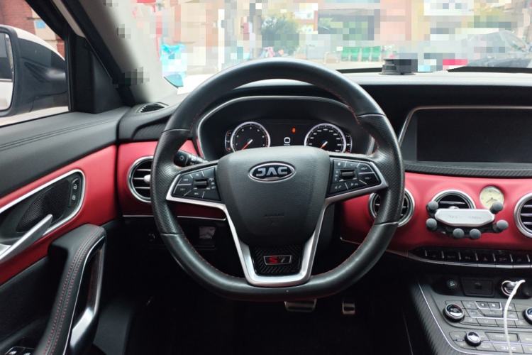 Used JAC Group Refine S7 2017 2.0T Automatic Luxury Model