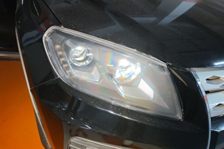 Used Yema T70 2016 1.8T CVT Elegant Model Right Front Headlight