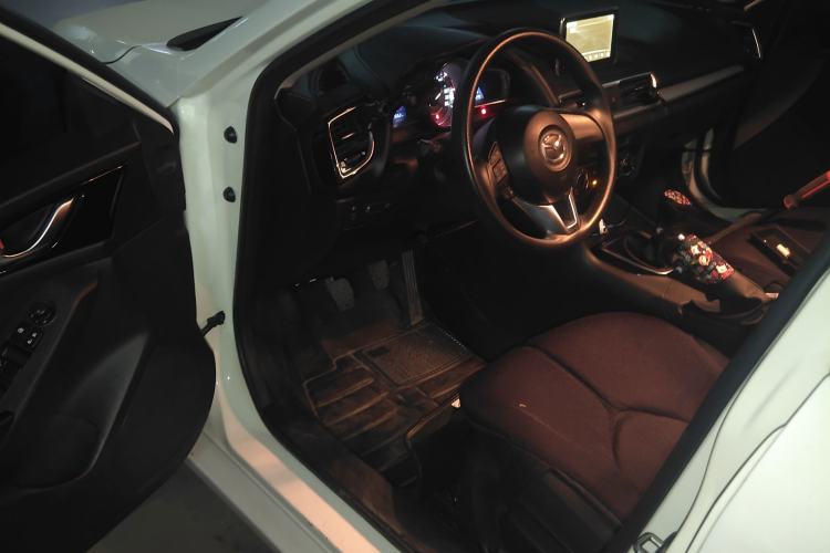 Used Mazda 3 Axela 2014 Sedan 1.5L Manual Comfort Model Driver Seat