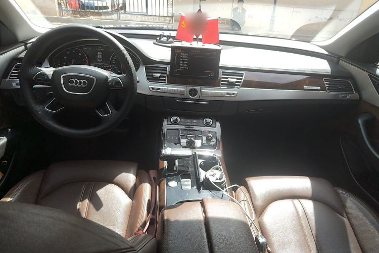 Used Audi A8 2014 A8L 45 TFSI quattro Comfort model Center Console