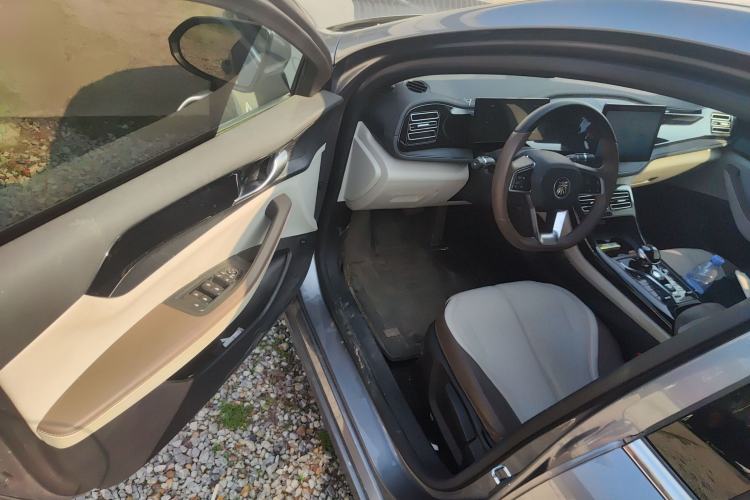 Used BYD Qin PLUS 2024 HONOR Edition DM-i 55KM Leading Model Driver Seat