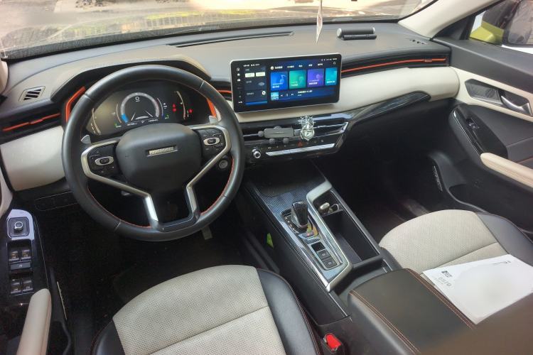 Used Haval LHERY 2021 High-Performance Version 1.5T Golden Rabbit Center Console